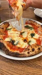 PIZZERIA PULCINO(ピッツェリア プルチーノ)