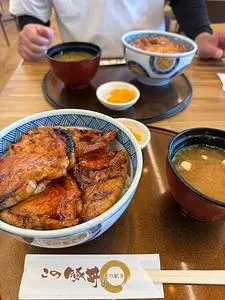 この豚丼 道の駅しらぬか店