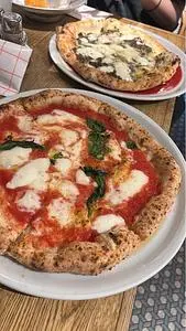 ピッツェリア イル・タンブレッロ(PIZZERIA IL TAMBURELLO)