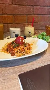 Disney HARVEST MARKET By CAFE COMPANY 横浜赤レンガ倉庫店(ディズニー ハーベスト マーケット バイ カフェ カンパニー)
