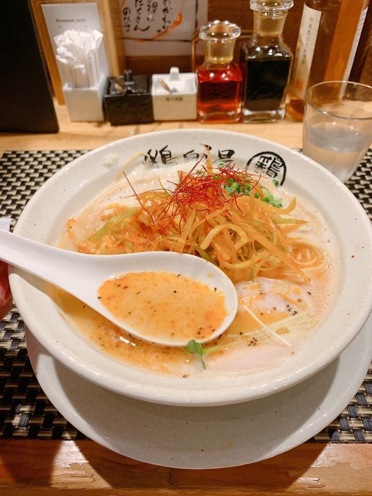 み〜のさんが投稿したらーめん 泉鶏白湯 鶏神（イズミトリパイタントリジン）に関する口コミの画像