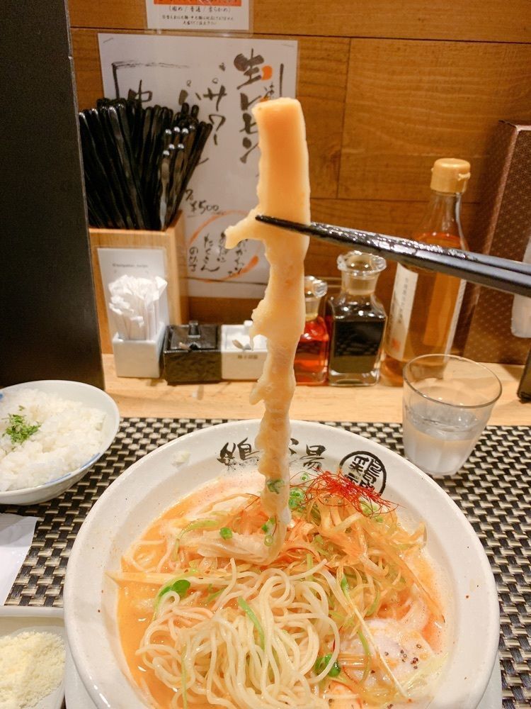 み〜のさんが投稿したらーめん 泉鶏白湯 鶏神（イズミトリパイタントリジン）に関する口コミの画像