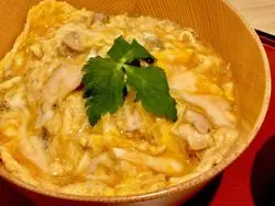今すぐ食べたい！秋田比内地鶏のとろっとろ親子丼♡