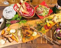 ラクレットチーズがとろけ出す♡"MARUTA"でアウトドアディナー