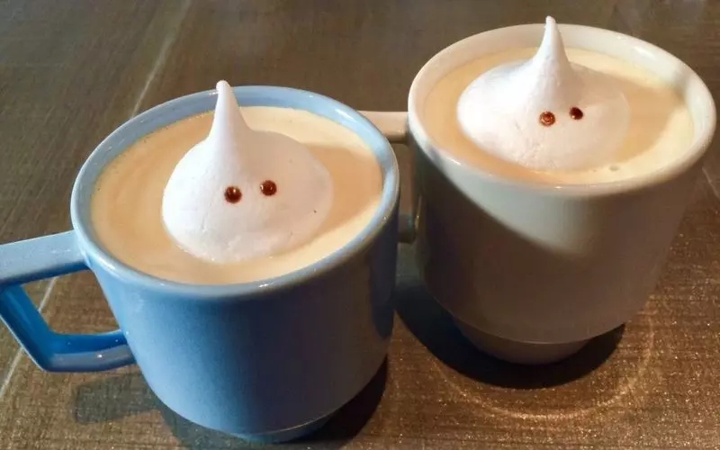 明るい店内は作業にぴったり!かわいいメニューがインスタ映えする電源カフェ「FabCafe」 2枚目