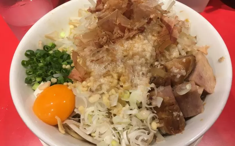 6. 神保町で味わう特製二郎系ラーメン『用心棒』 1枚目