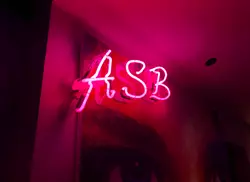 【ASOBIBAR 心斎橋店】"遊び"がコンセプト！新感覚バーの楽しみ方