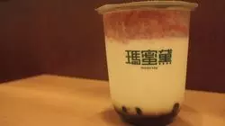 ミルクティより人気！？北海道でいちごミルクのタピオカを…♡