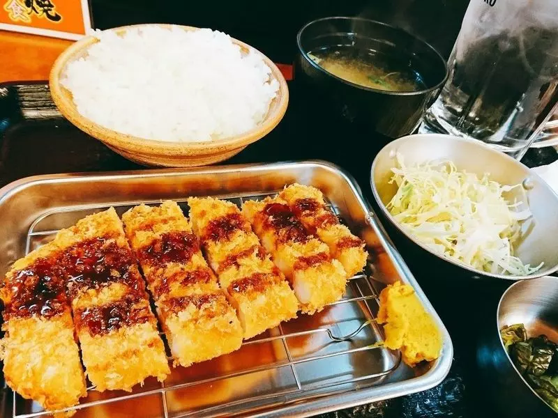 新橋のお得ランチ！日替わりでさまざまなメニューが登場 1枚目