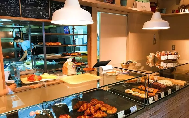 スタイリッシュな店内!ドイツのパンが充実 1枚目