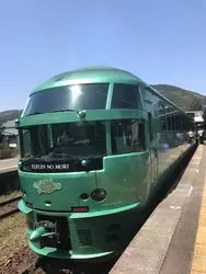 JRの特急湯布院の森号に乗って湯布院へ♪観光がとても楽み。