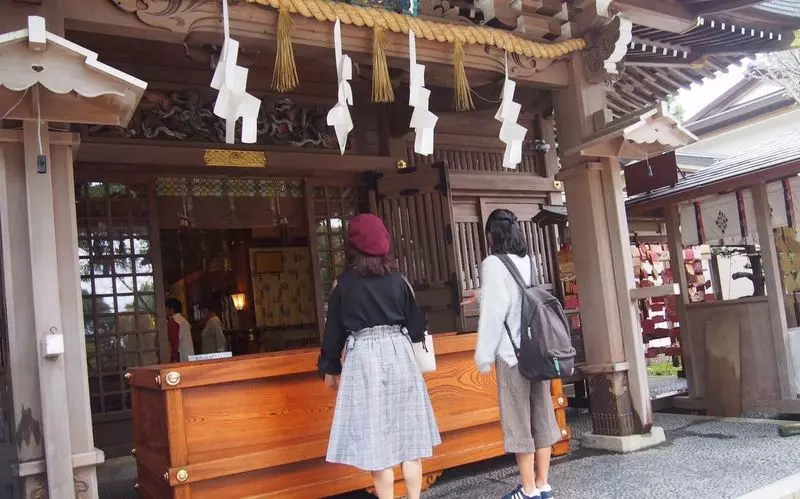 2. 江島神社で茅の輪くぐりをして厄除けのご利益を願う「辺津宮」 1枚目