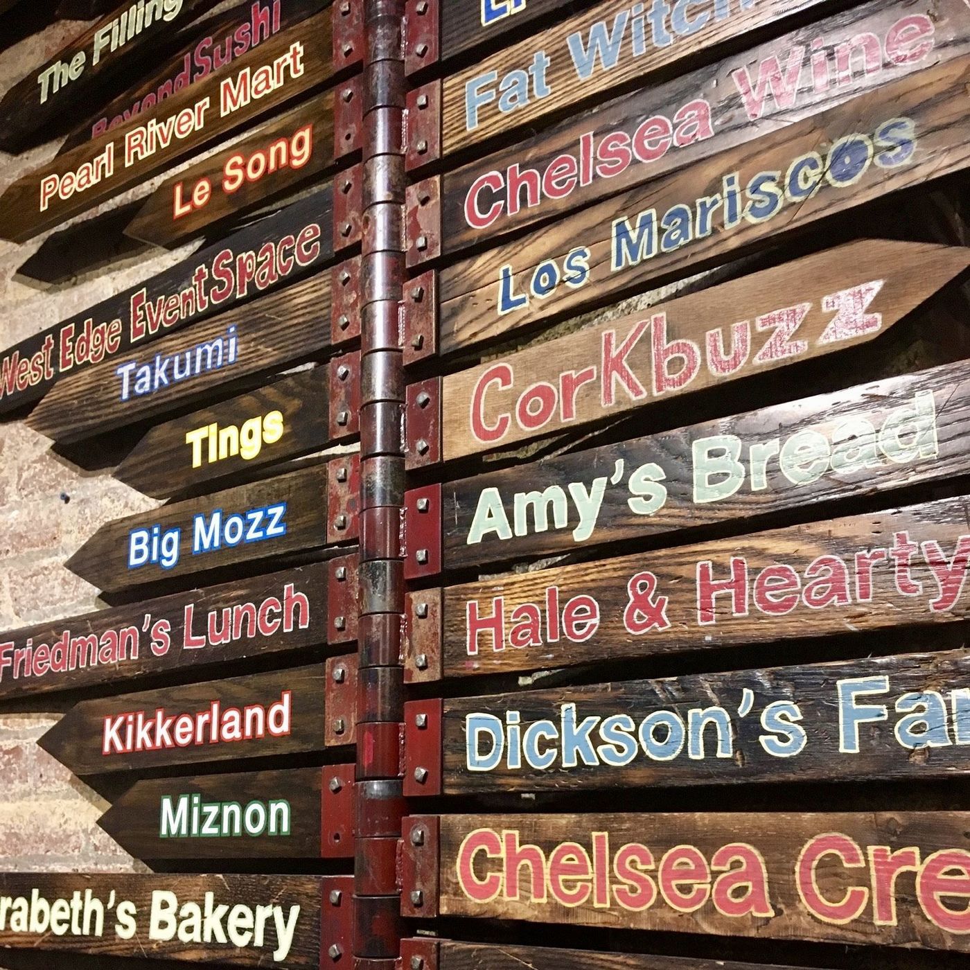 【NY】ワクワクが止まらない♡レトロな倉庫チェルシーマーケット！の画像