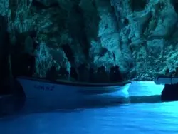【クロアチア】ヨーロッパの"青の洞窟"！？美しい青の世界は必見◎