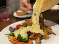 【とろっ、うまぁ♡】今夜もいつもの店で。「HYGEIA」以外私たちが行かないワケ
