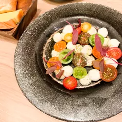 【新宿】とろっとチーズがたまらない！ラクレットチーズに舌鼓♪
