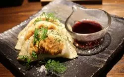 女子会にアタリの店、見っけ。「GYOZA SHACK ちゃわん」の新感覚餃子に釘付けになった夜。