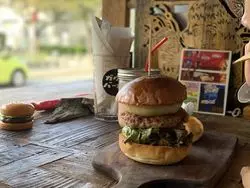 【大阪】北堀江でジャンクフード！絶品ハンバーガーが食べられるお店♡