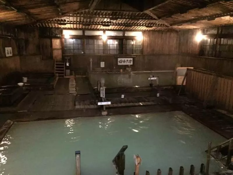 雰囲気のある温泉が自慢 1枚目