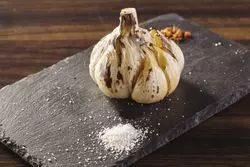 【Una Casita 御茶ノ水店】にんにくによる、にんにく好きのためのヨーロピアン料理