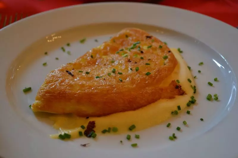本場のモンサンミッシェルオムレツを食べよう♪ 2枚目