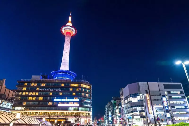 10. 【京都市下京区】夜は楽しみ方がたくさん！人気観光地の「京都タワー」 1枚目