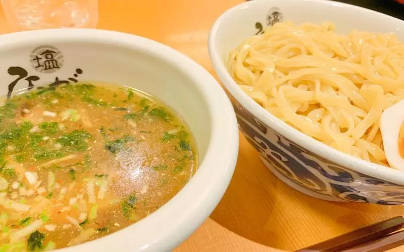 至極の塩ラーメンを堪能！ 1枚目