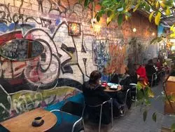 古本屋の中に！？オーストラリア・シドニーの隠れカフェ
