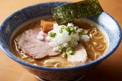 船橋を代表する煮干しラーメン！「中華そば 蓮」の魅力とは