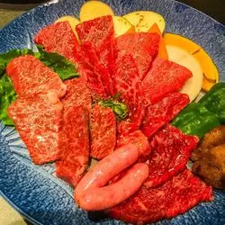 大阪・なんばにあるグルメ街で♪絶品焼肉店をご紹介！！