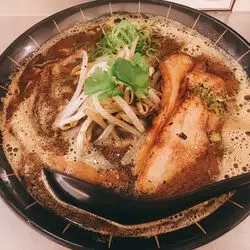 新宿御苑前で大注目！スパイスラーメンを食べに行こう♪