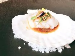 串とタイ料理の融合？東京「TRUNK KUSHI」で優美な夜を♡