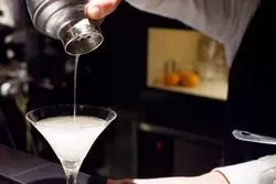 【バー初心者必見】大人の男の嗜みは「The bar IDEAL NUMBERS」で学べ