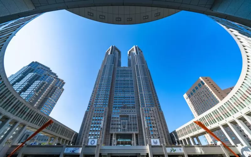 【9:30～23:00】8. 新宿で暇つぶしするなら意外な場所で！とっておきの絶景を楽しもう「東京都庁 展望台」 1枚目
