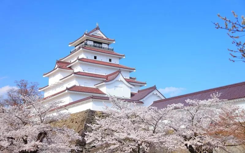 全国でも稀な赤瓦の天守閣！【鶴ヶ城】 1枚目