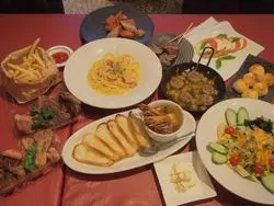 【スポーツ×多国籍料理】外苑前「ワールドバル753」で肉に喰らいつけ！