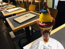 【池袋】1日の〆をかざろう！おしゃれパフェ「モモブクロ」