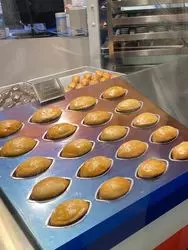 ［横浜］新名所/横浜ハンマーヘッドで焼き立てハーバーを食す