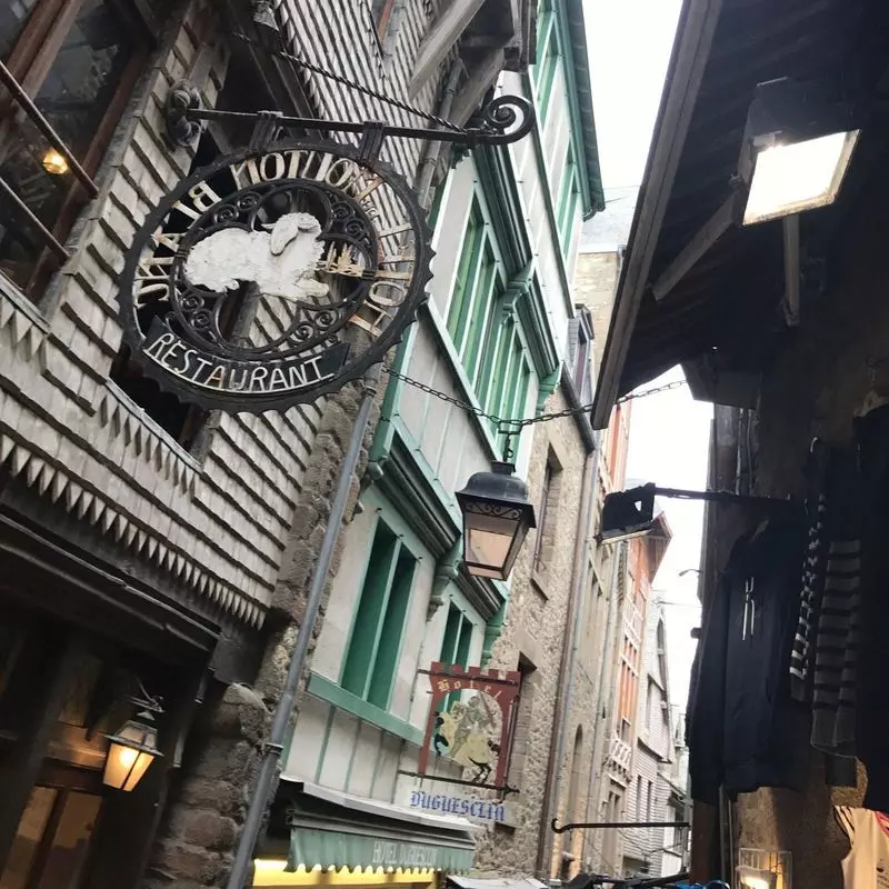 お土産を買うならここ♪「グランド リュ」 1枚目