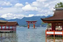 厳島神社の観光前に押さえるポイント4つ！周辺スポットやグルメも紹介