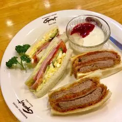 大阪・梅田でゆっくり味わう！昔ながらのサンドウィッチ♡