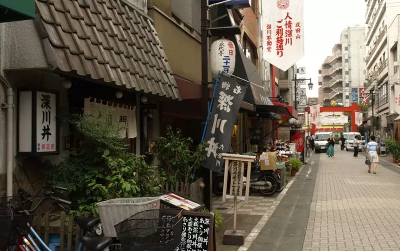 和菓子店や江戸小物店が並ぶ商店街♪ 1枚目