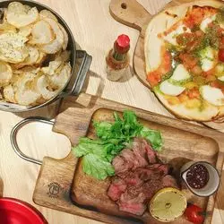 【大阪】繁華街でグランピング？！遊び心くすぐるお店♡