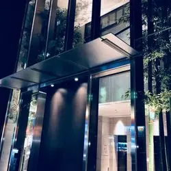 名古屋の新しいホテルで、和とモダンの融合を楽しむ。