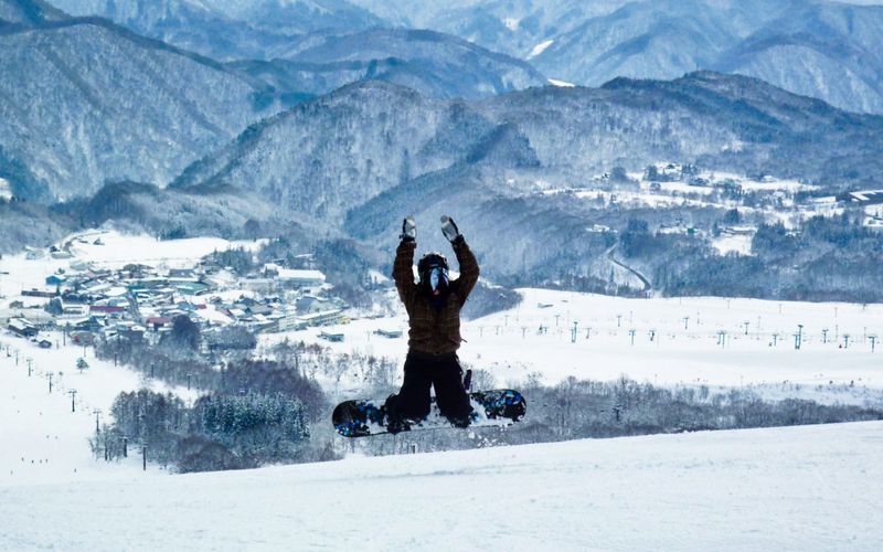 登山　アルパイン　雪山　スキー　スノボ 絶景の白馬で雪山登山とスノボ・日本の政治家達が意外な場所に