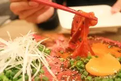 赤羽飲みに新たな選択肢を。「肉バル KACCHAN 赤羽」に飲み好き大学生が行ってきた。