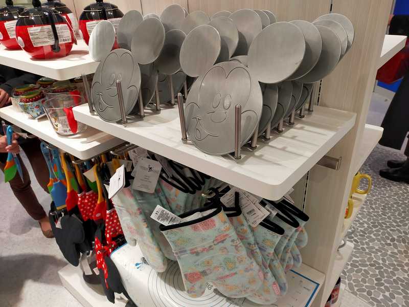 新宿に日本最大のディズニーストアがオープン 限定商品や予約方法をご紹介 Aumo アウモ