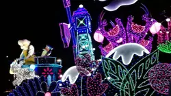 東京ディズニーランド夜のイルミネーションはとてもきれい