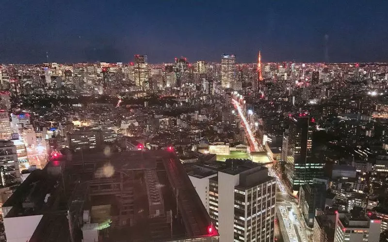 「渋谷スカイ」の46Fで屋内から夜景を楽しむ 2枚目