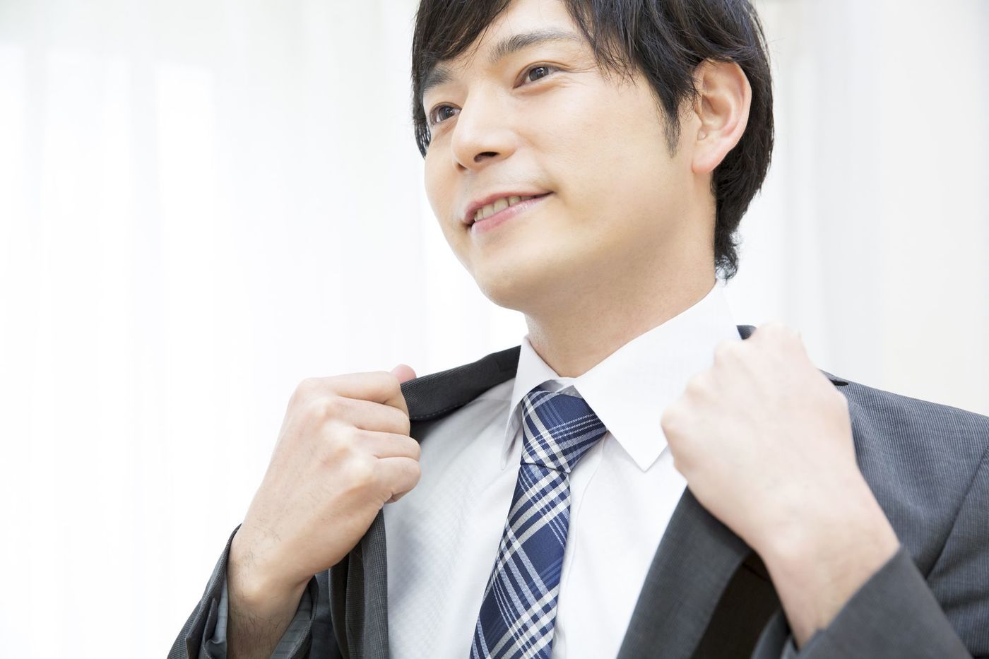 スーツブランドのおすすめ20選！20代や30代にも人気のお店の画像